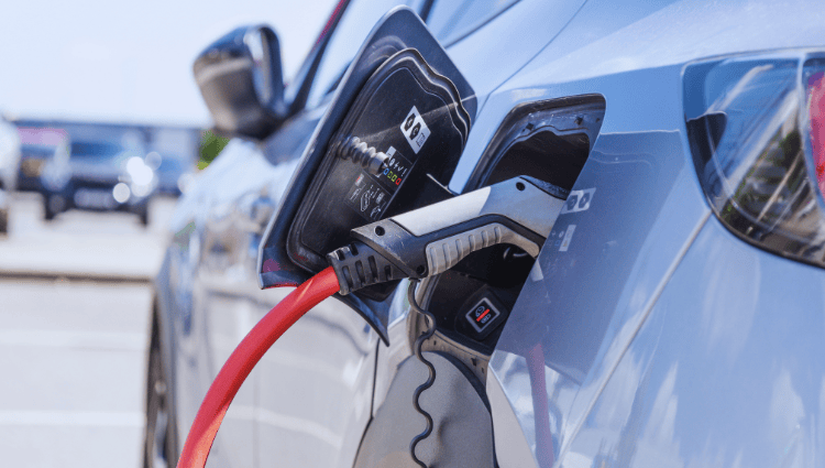 Comment recharger des véhicules électriques sur un chantier