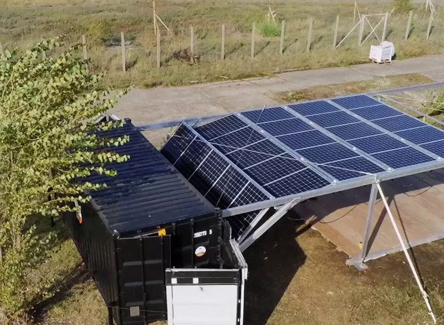 Container photovoltaïque mobile pour production solaire temporaire