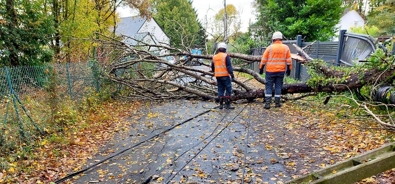 Situation d'urgence après tempête nécessitant énergie temporaire, BESS et micro-réseau