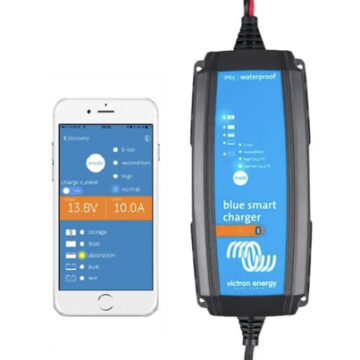 Victron Blue Smart IP65s 12/4 + connecteur CC · CEE 7/16