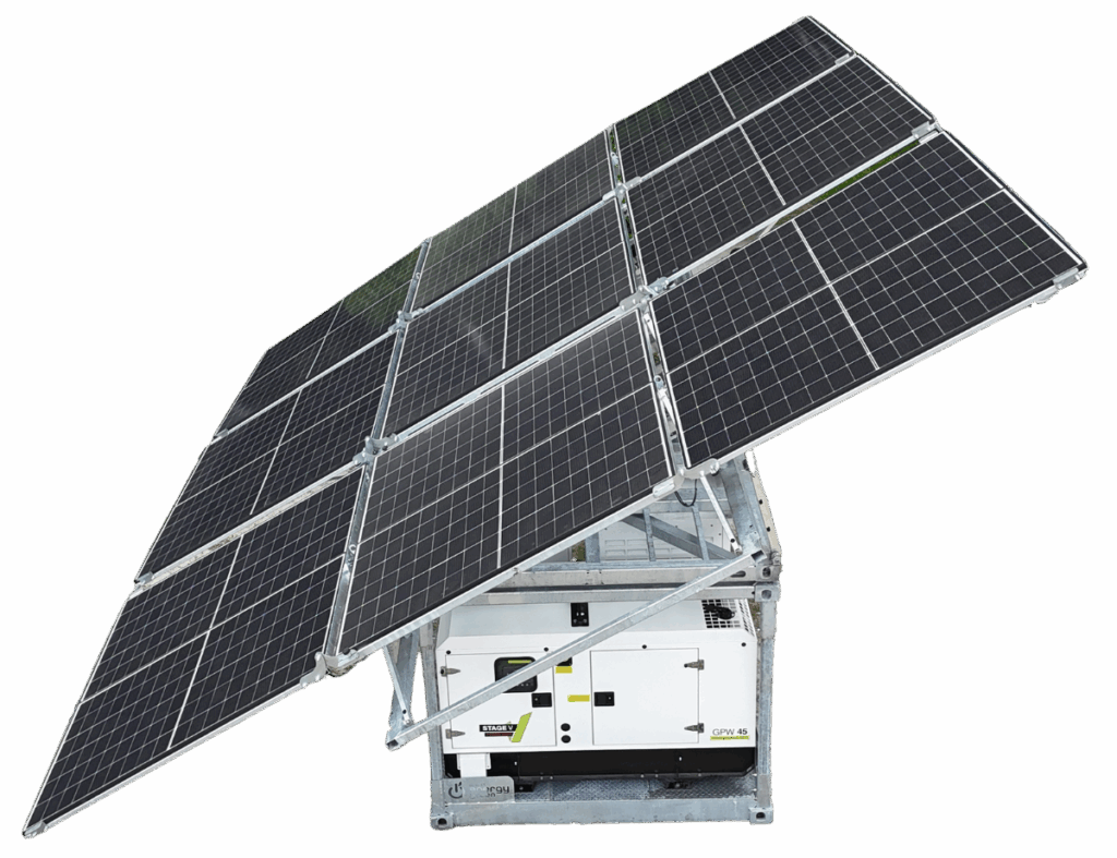 Hybrid E-Power triphasé Revolt Energy Green avec panneaux solaires déployés et groupe intégré